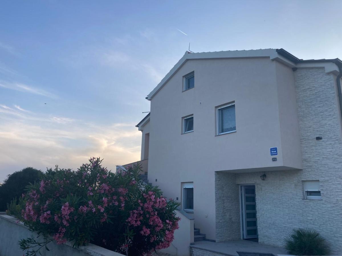 Apartman Hmelina Vrsi Kültér fotó